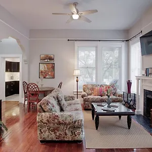 420waldburg A - Modern Apt With Southern Charm Blocks From Forsyth Apartment