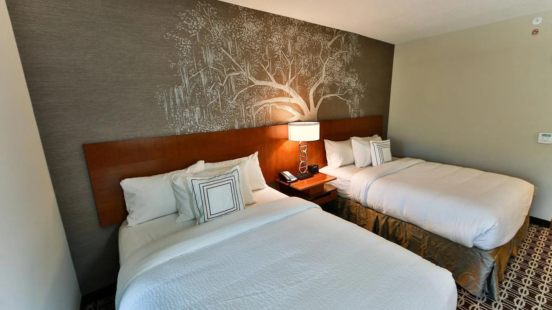 Fairfield Inn & Suites By Marriott Savannah Midtown 3*,  ארצות הברית