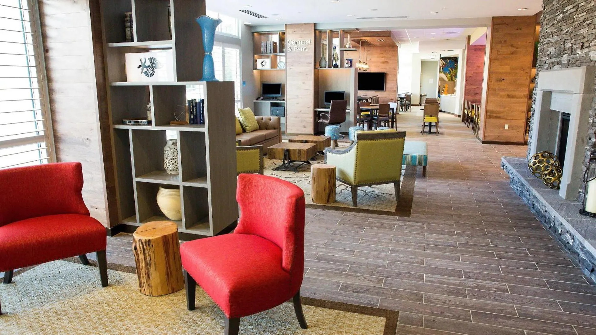 Fairfield Inn & Suites By Marriott Savannah Midtown מלון